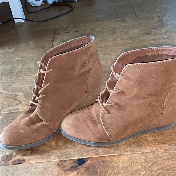 Shoes - Picture 2 of 2